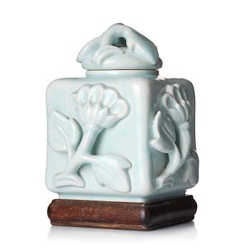 285. Wilhelm Kåge, a glazed ceramic tea caddy with cover, Gustavsberg, 1925.