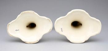 KANDELABRAR , ett par, flintgods. Rörstrand, 1900-talets början.