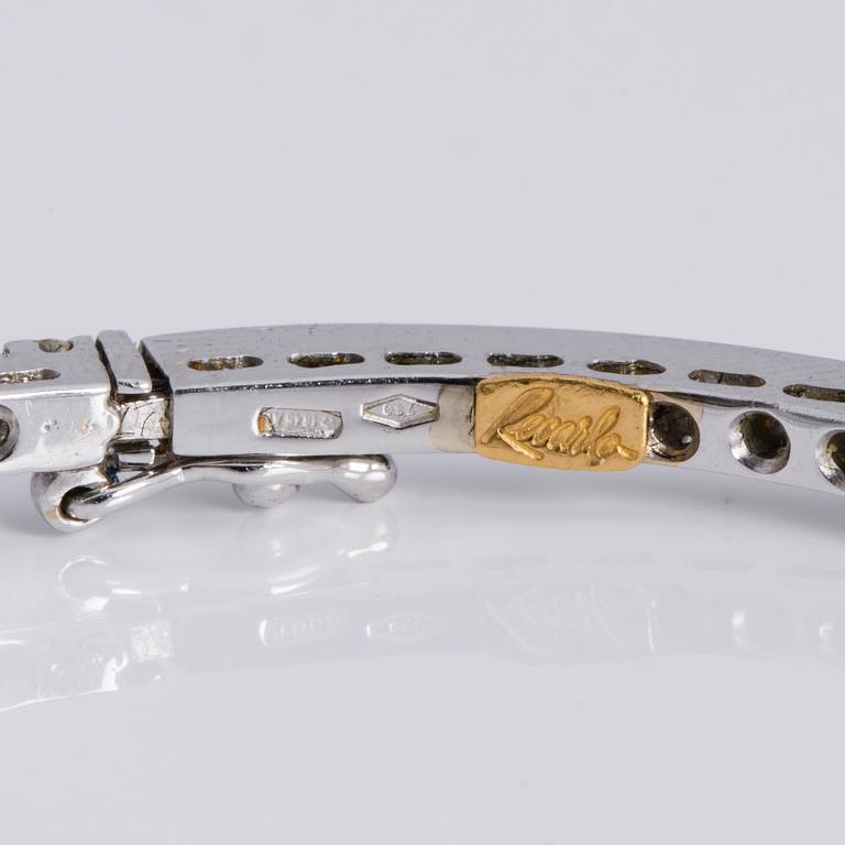 A ca 1.10 cts brilliant-cut diamond bracelet. Recarlo, Italy.