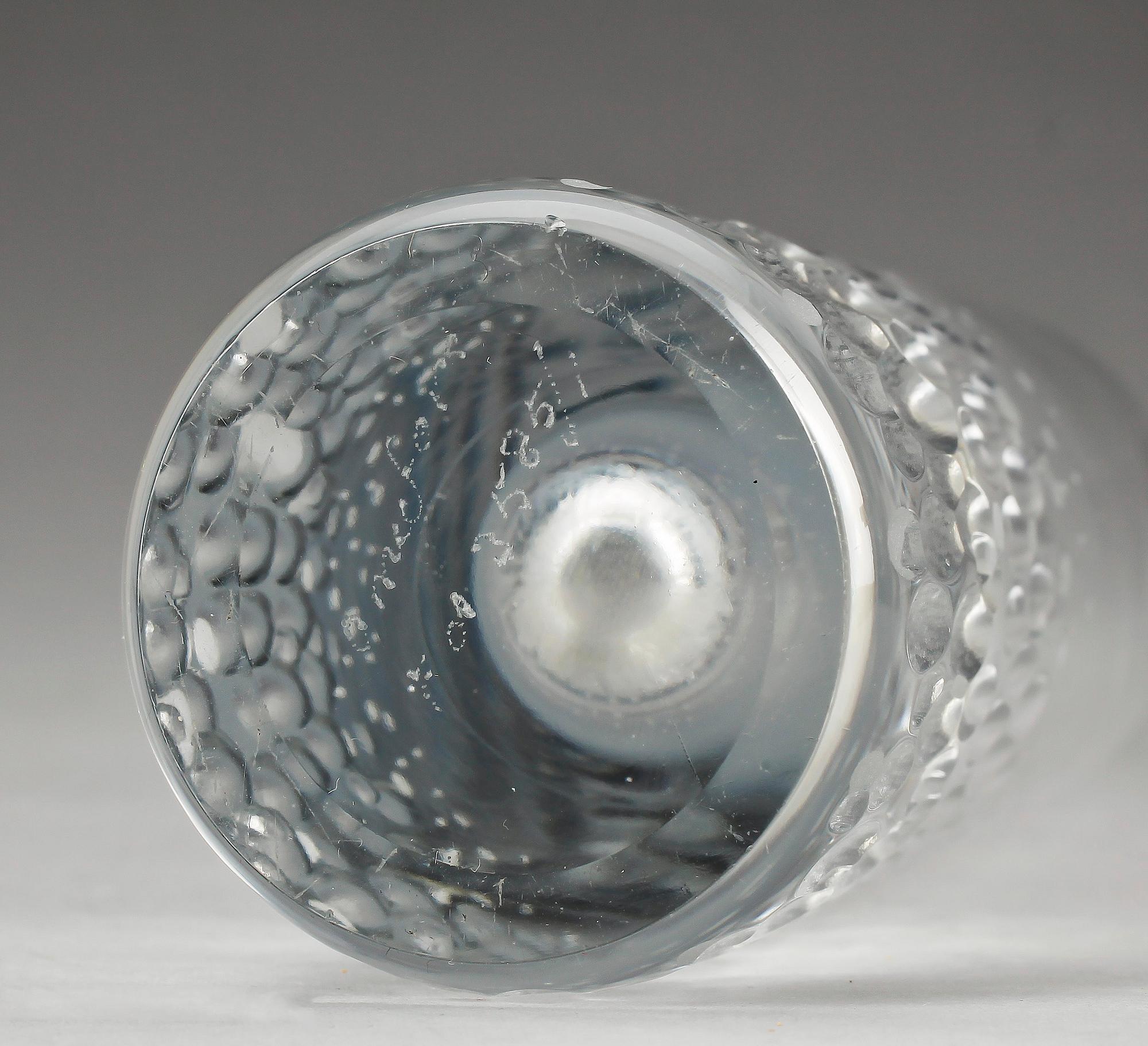 VASER, två st, glas, Orrefors samt Bertil Vallien, Boda Åfors, sign. 1900-tal.