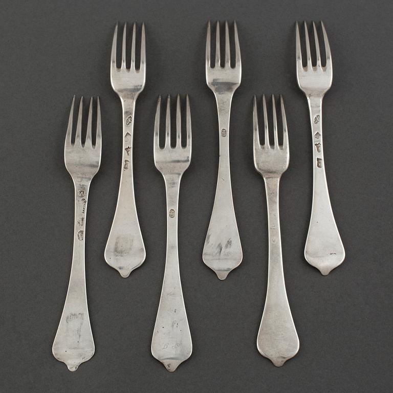 6 silver forks, 18th century.