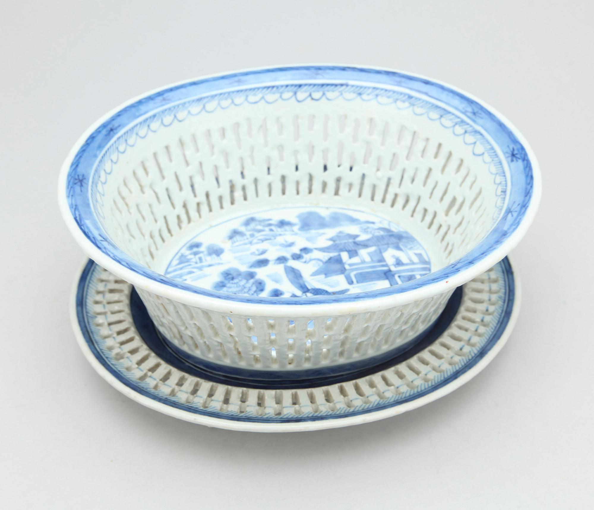 GALLERSKÅL med FAT, porslin, Kina, Qing dynastin, sannolikt sent 1800-tal.