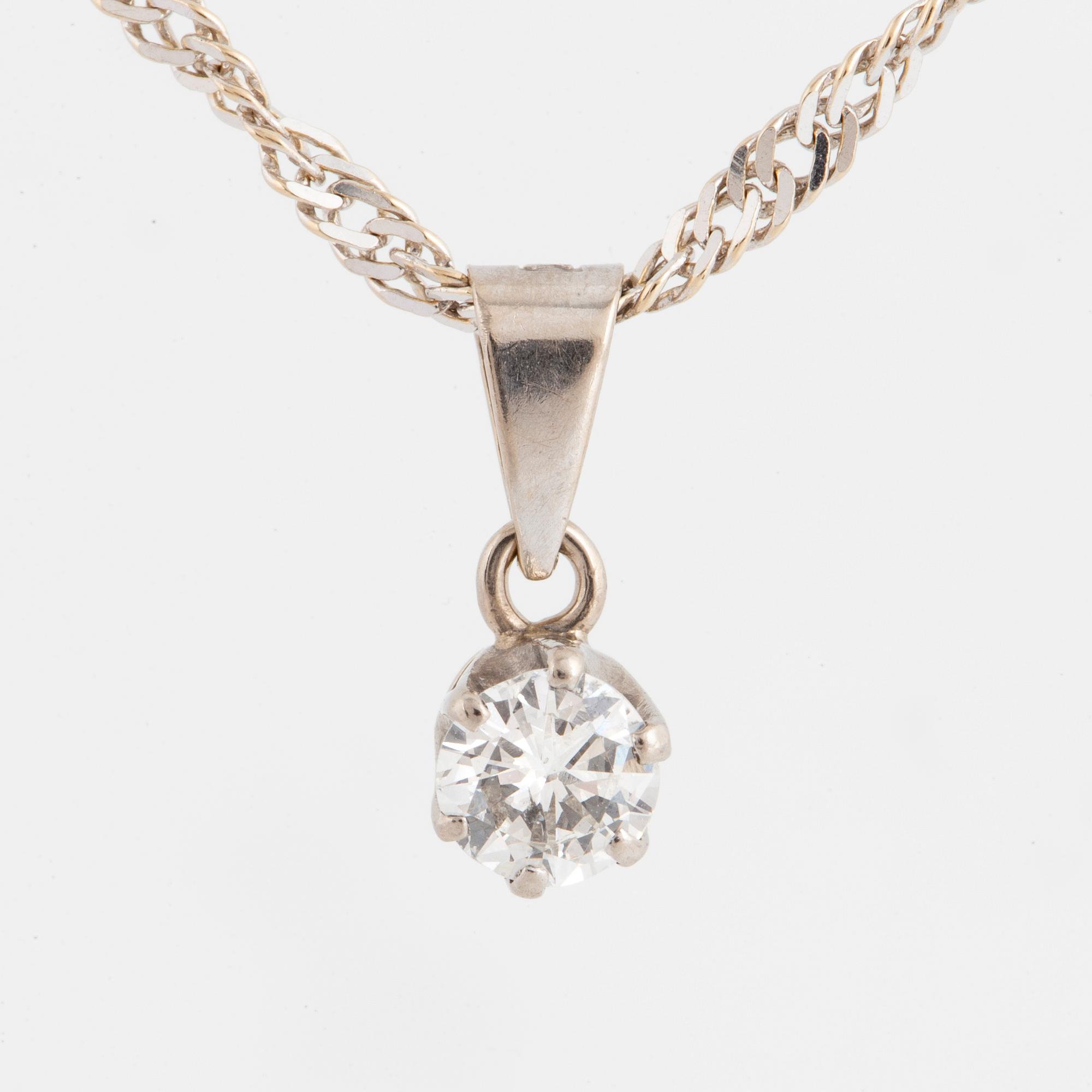 Brilliant-cut diamond necklace.