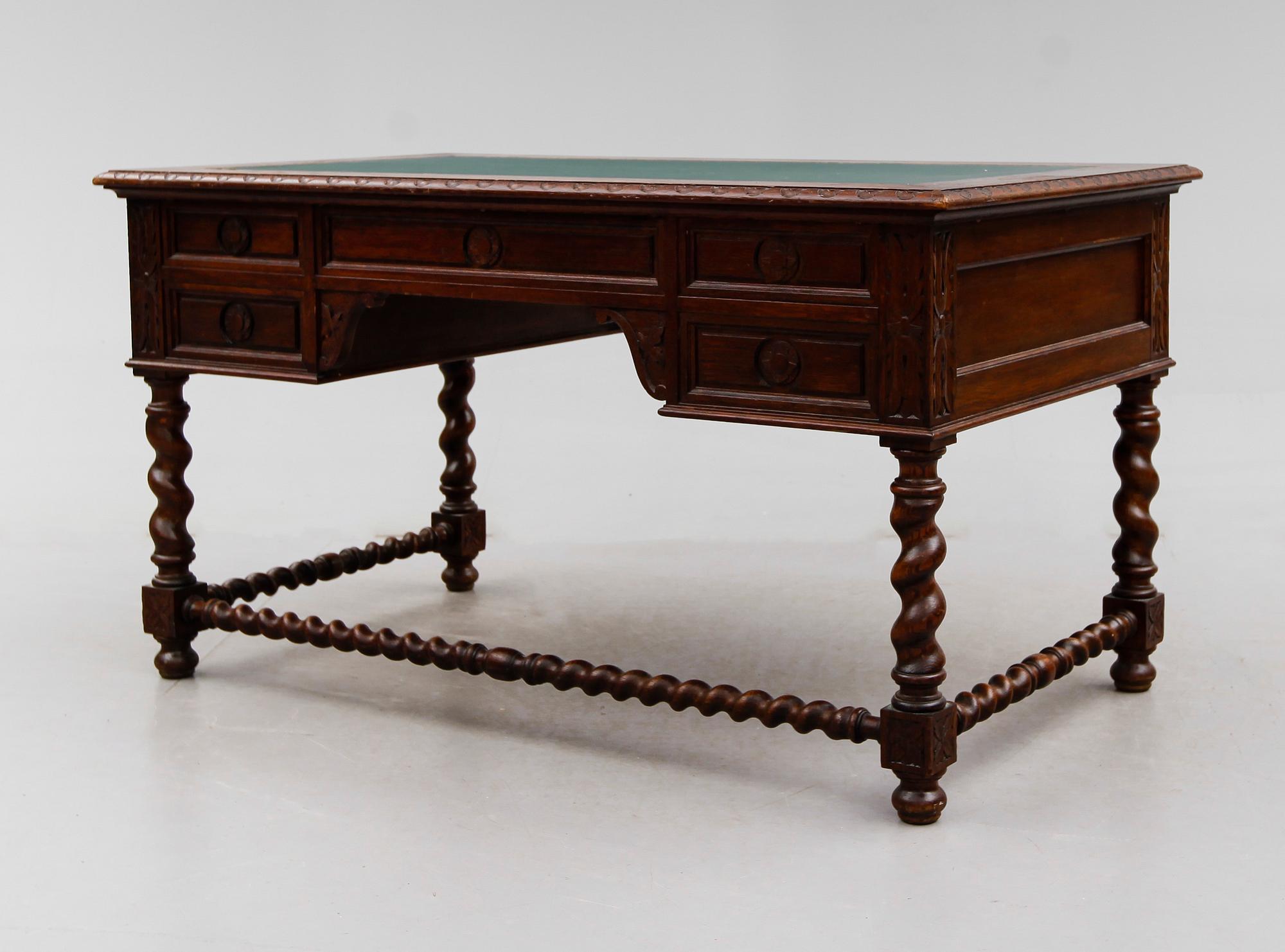 SKRIVBORD, ek, barockstil, 1900-talets första hälft.