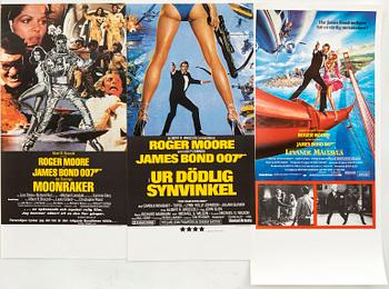 Filmaffischer 3 st James Bond "Ur dödlig synvinkel", "Levande måltavla", "Moonraker", 1979/1981/1985.