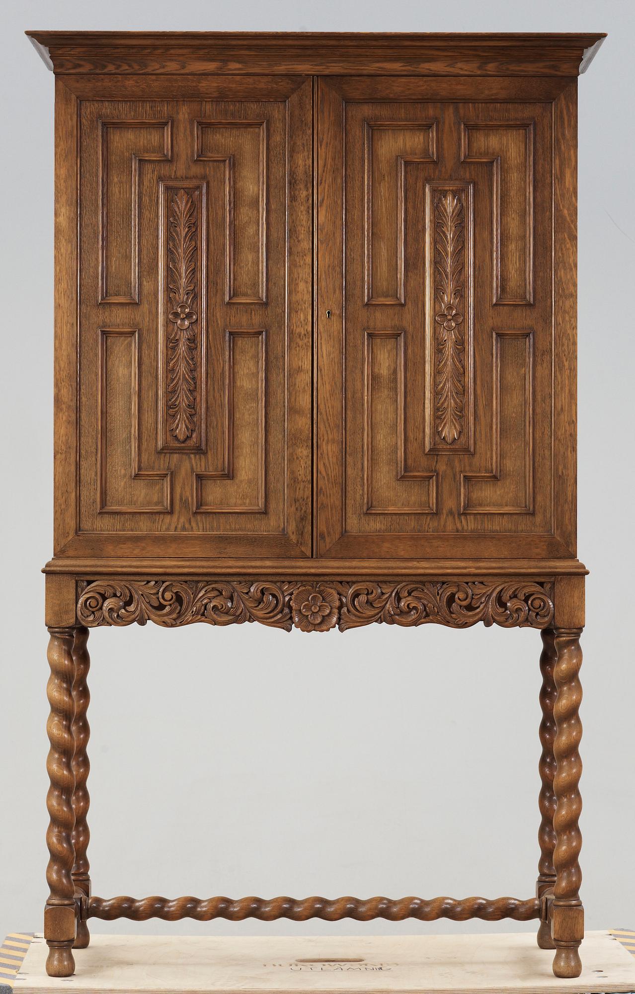 SKÅP, barockstil, 1900-tal.