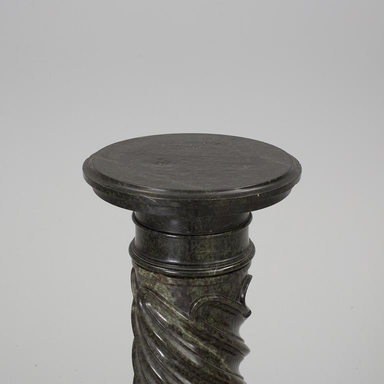 A MARBLE PEDESTAL, late 19th century.
