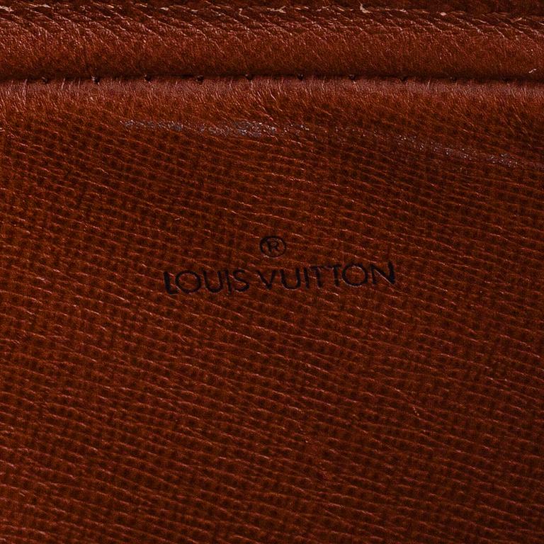 Louis Vuitton, a monogram 'Marly Bandoulière' bag.