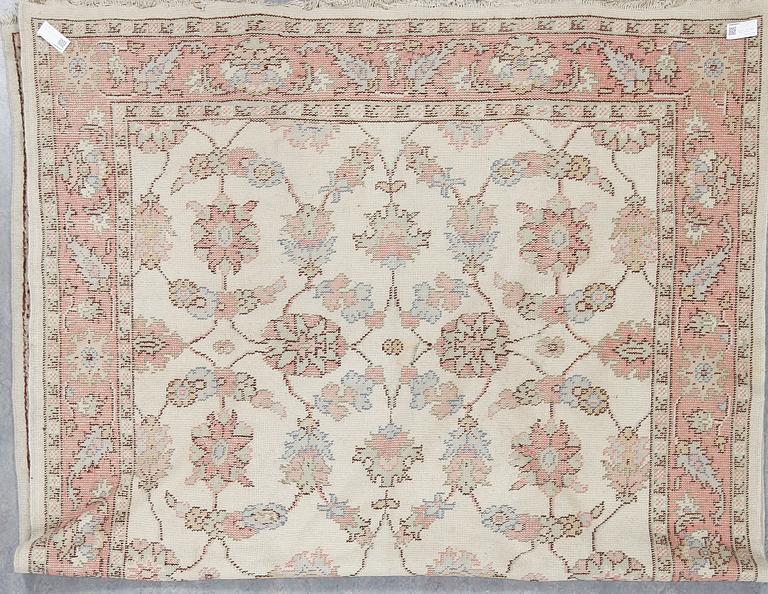 MATTA, semiantik Turkisk, sannolikt Ushak, ca 357x232 cm.