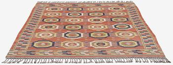 Märta Måås-Fjetterström, a 'Röda åttan' carpet, flat weave, c. 267 x 202 cm, signed MMF.