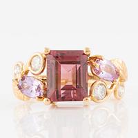 Ring, 18K gold with emerald-cut pink tourmaline, pink sapphires, and brilliant-cut diamonds.