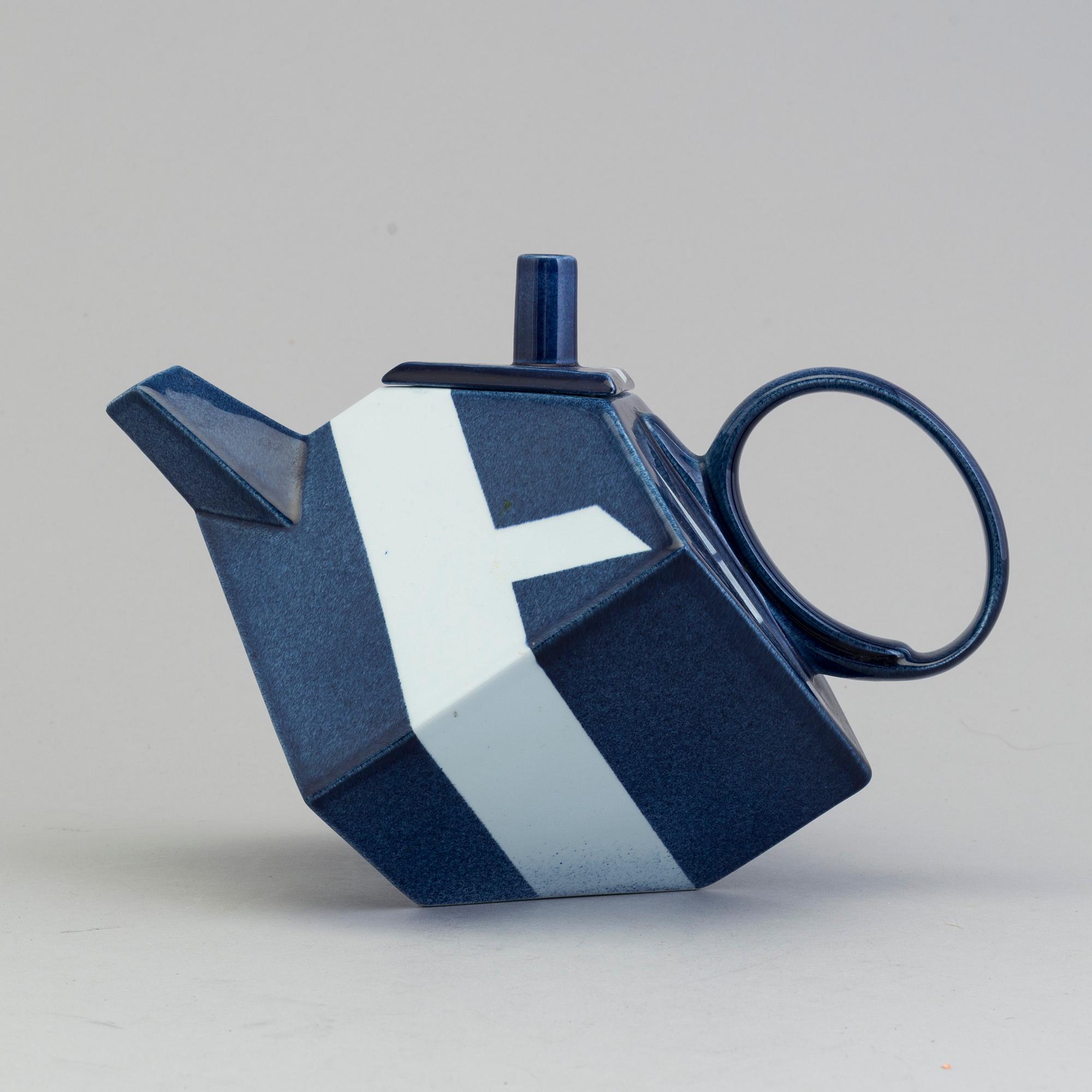 ROLF SINNEMARK, TEKANNA, porslin, "Cube", Rörstrand.