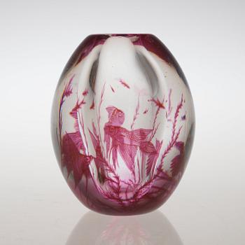 An Edward Hald 'Fiskgraal' glass vase, Orrefors 1948.