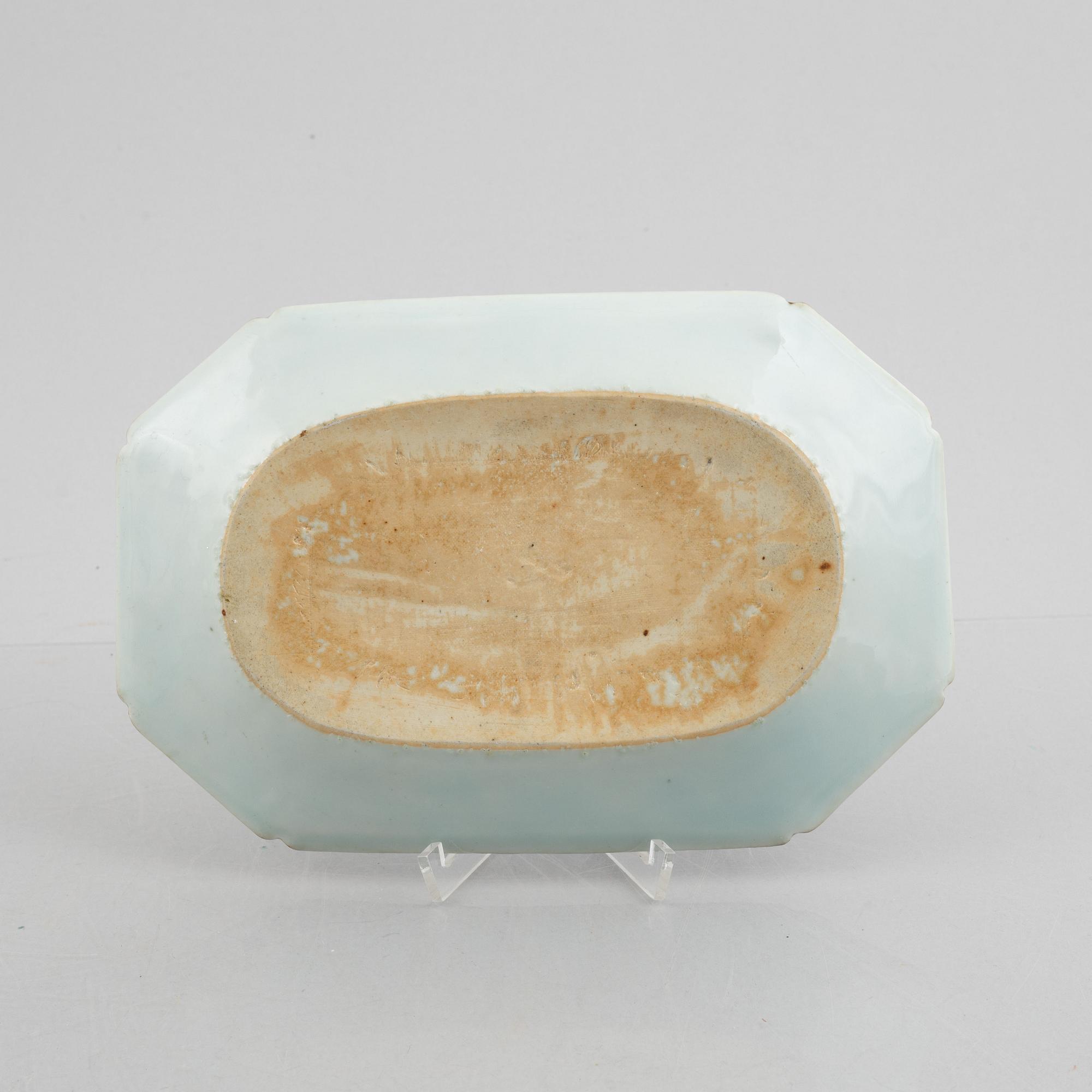 Stekfat, 2 st, exportporslin, Kina, Qianlong (1736-95).
