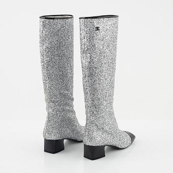 Chanel, a pair of sequin high boots, size 37 1/2.