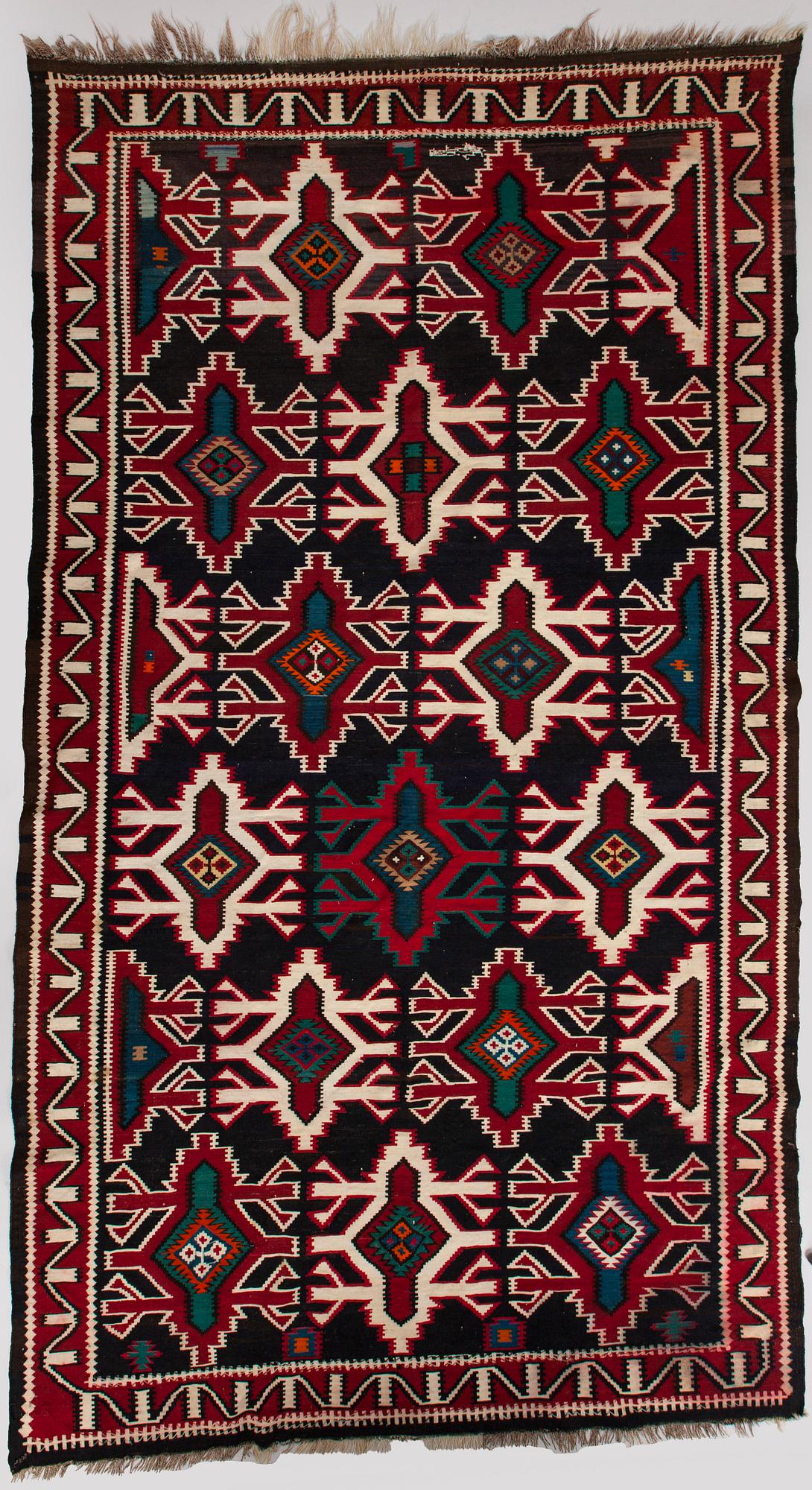 Matto, Kelim, päivätty. Noin 305 x 175 cm.