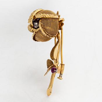 Brosch, "en treblant" ,18K guld i form av ros, med diamant,rubiner, safirer och smaragder. Franska stämplar.