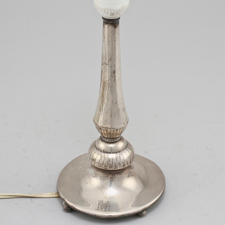BORDSLAMPA, silver, C G Hallberg, Stockholm, 1930.