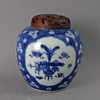 BOJAN, porslin, Kina, Qing dynastin, tidigt 1700-tal.