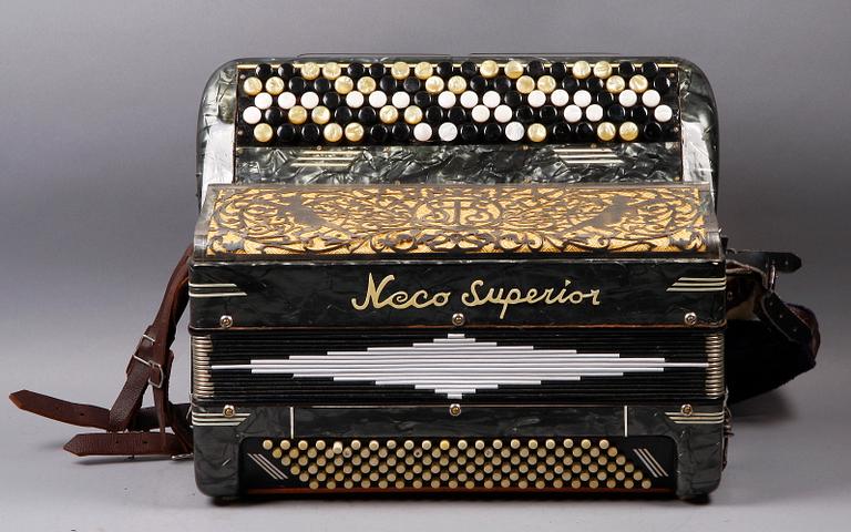 DRAGSPEL, Neco Superior.