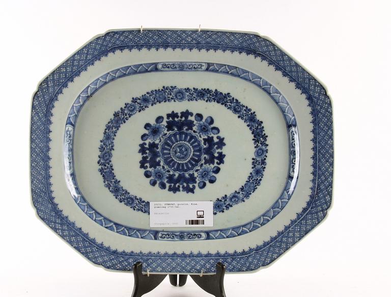 STEKFAT, porslin, Kina, Qianlong 1700-tal.