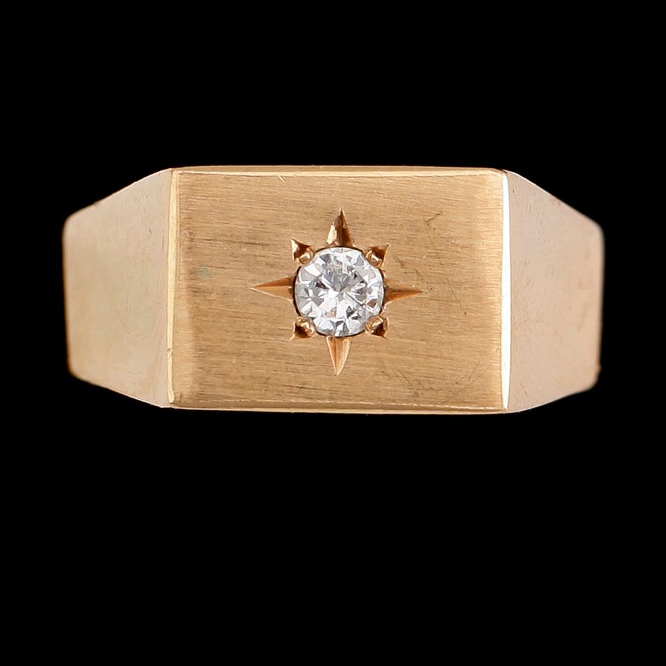 RING, 18 k guld och briljantslipad diamant. Vikt ca 9 g.