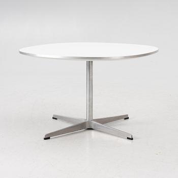 Bruno Mathsson, Piet Hein & Arne Jacobsen, soffbord, "Supercirkel", Fritz Hansen, Danmark, 1980.