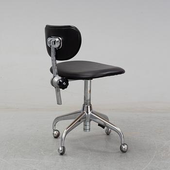A swivel chair,  Lindqvist, Motala, mid 20th Century.