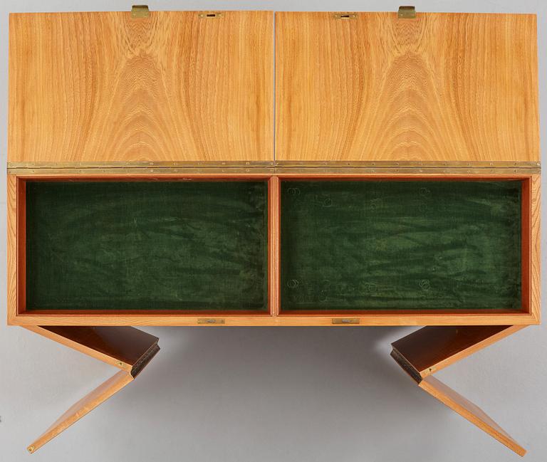 Bruno Mathsson, an elm veneered Swedish Modern sideboard executed by Karl Mathsson, Värnamo, Sweden 1938.