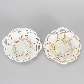 A pair of porcelain bowls, SPM (Schmeisser Porzellan Manufaktur), 19th century.