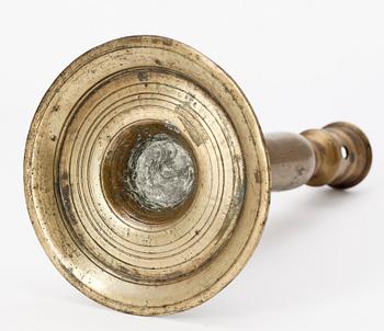 LJUSSTAKE, mässing, trol 1500-tal.