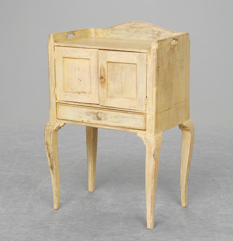 POTTSKÅP. Rokoko, 1700-talets andra hälft.