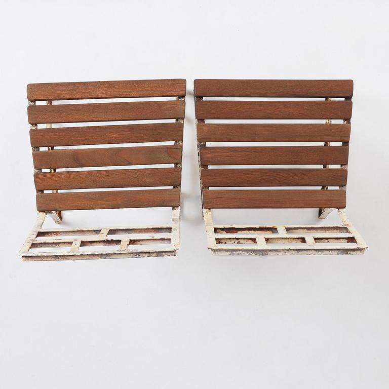 Carl Hörvik, a pair of garden chairs, possibly produced by Thulins vagnfabrik, Skillingaryd.