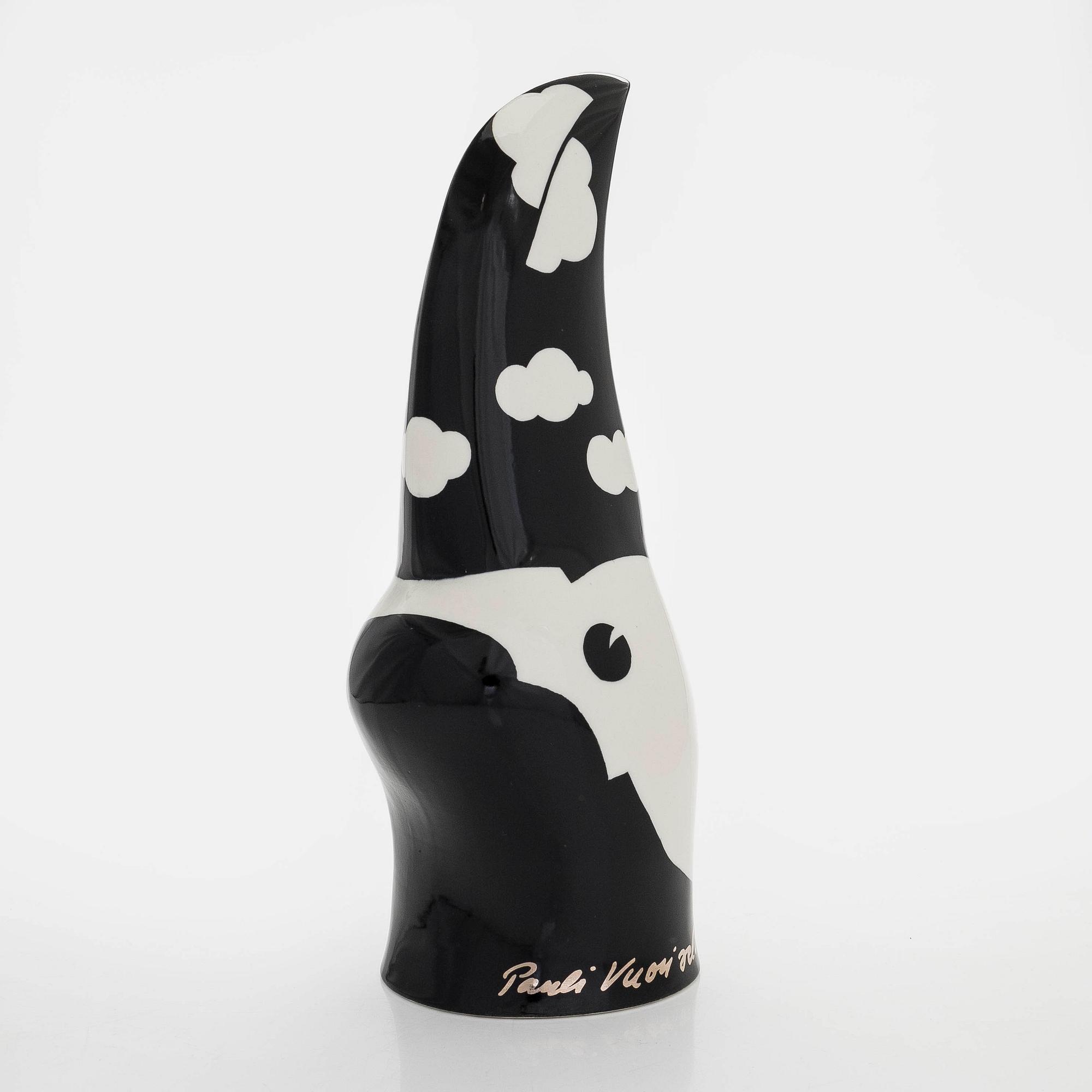 Pauli Vuorisalo, veistos, posliinia, signeerattu PV, 7/-90 Arabia Finland.