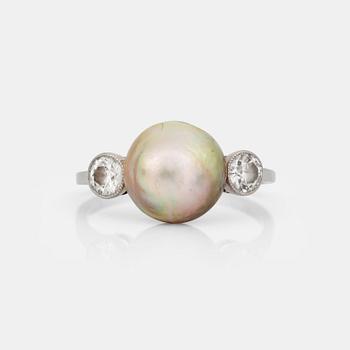 642. A possibly natural pearl and old-cut diamond ring.