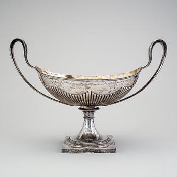 A Swedish 19th century silver bowl, mark of CG Hallberg, Stockholm 1897.