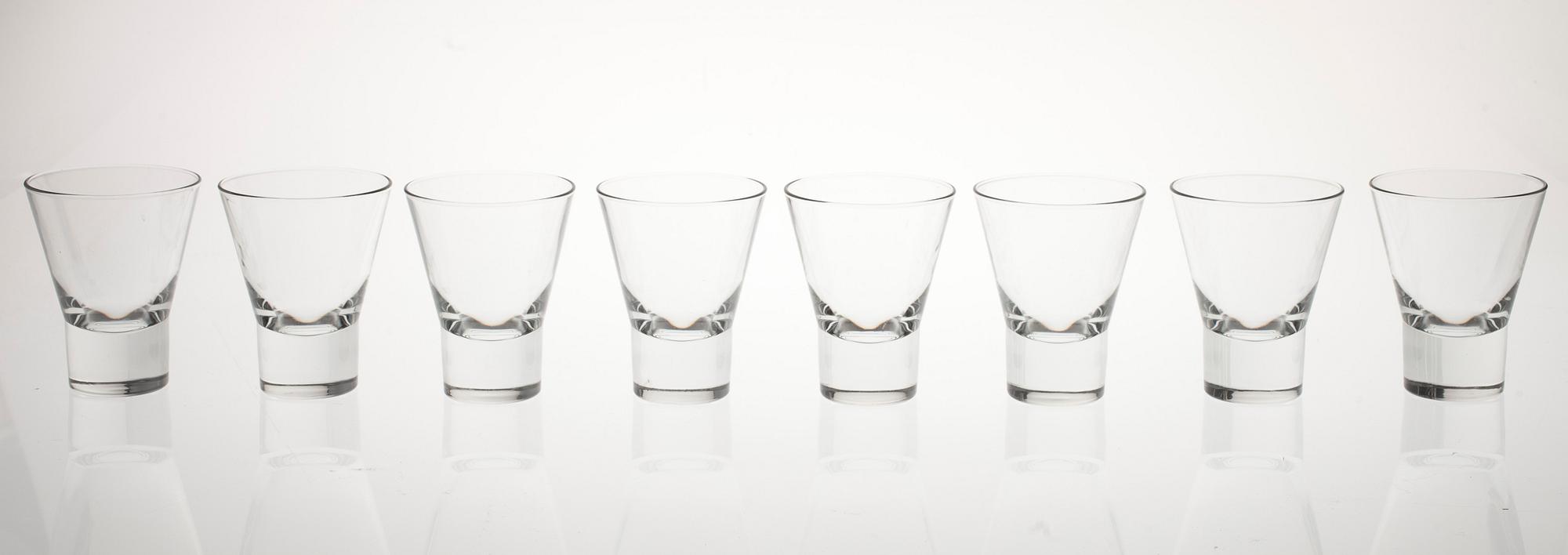 GLASSERVIS, 38 st, "Arne", Göran Hongell, Iittala, 1900-talets senare hälft.