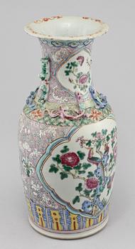 URNA, porslin, Kina, omkring 1900.
