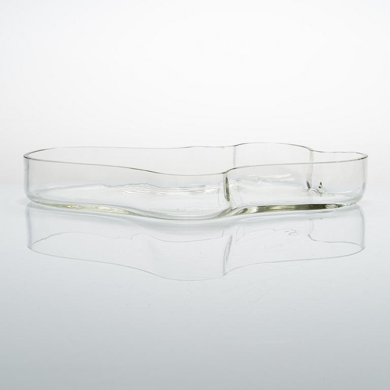 Alvar Aalto, a '9748' dish for Karhula Glassworks in production 1937-1949.