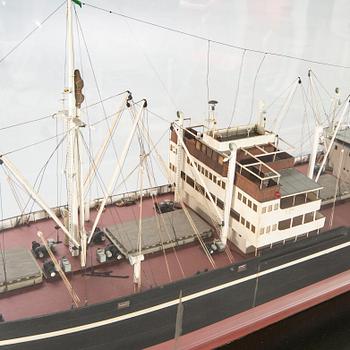 A ship model, M/S Templar, launched 1948.