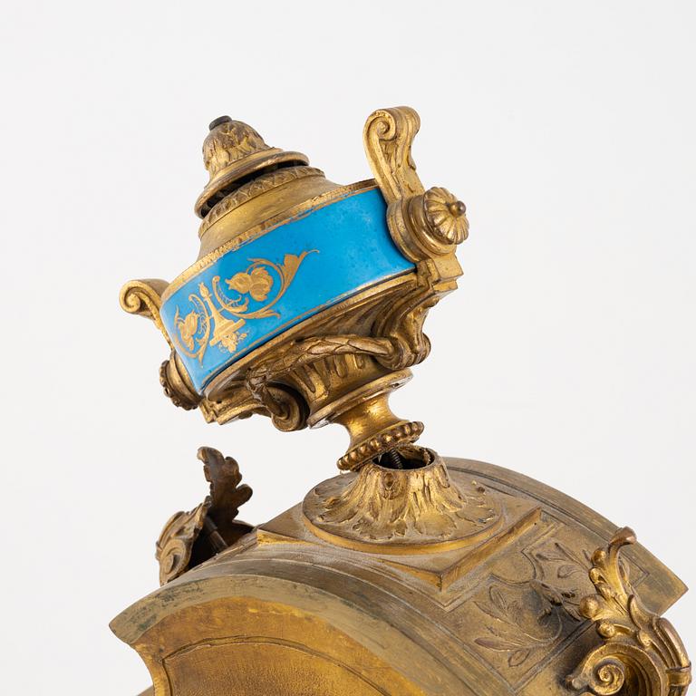 Bordsgarnityr, 5 delar, Louis XVI-stil, Frankrike, 1800-talets andra hälft.