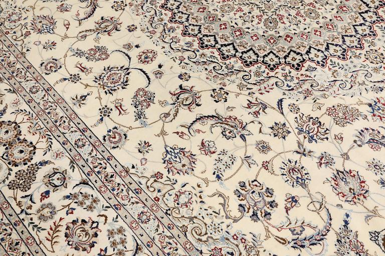 A part silk Nain carpet, approx. 403 x 300 cm.