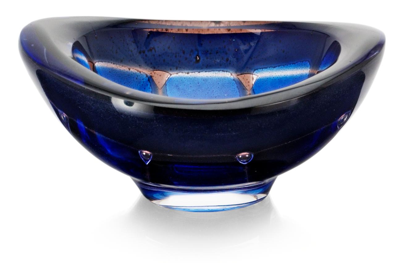 A Sven Palmqvist ravenna glass bowl, Orrefors 1974.