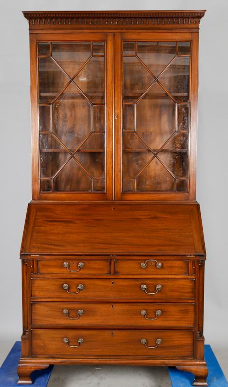 SKRIVSKÅP, England, 1900-talets andra hälft.