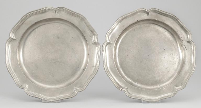 FAT, 2 st, tenn. J.G.Ryman, Sthlm 1761-97  samt  M.Söderberg, Sthlm 1716-48. Rokoko.