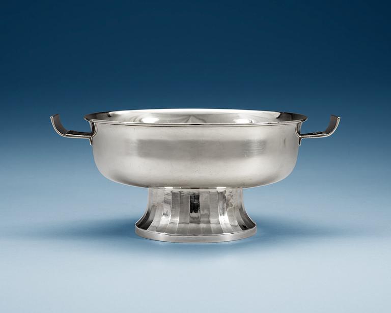 A silver bowl possibly designed by Sylvia Stawe, C.G Hallberg Stockholm 1930.