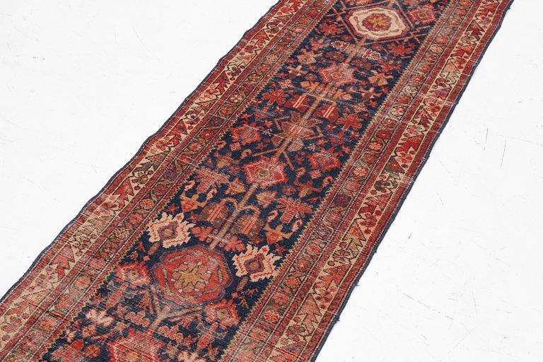 Gallery carpet, Malajir, approx. 490 x 80 cm.