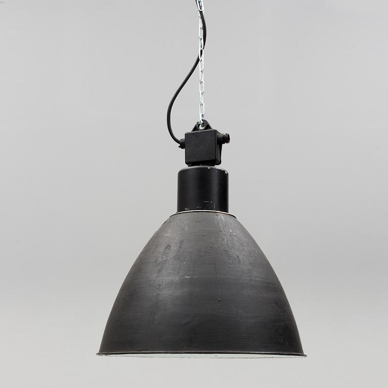TAKLAMPA, industri, 1900-tal.