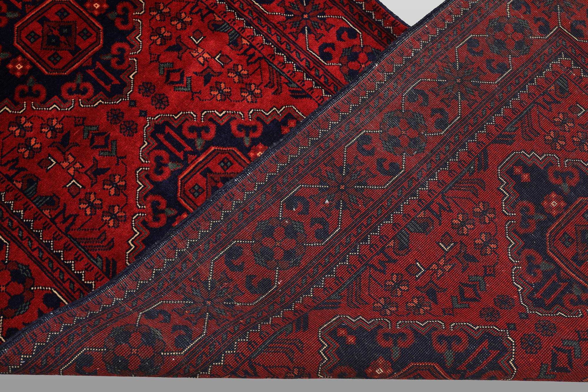 Gallerimatta, Afghan, 391 x 87 cm.