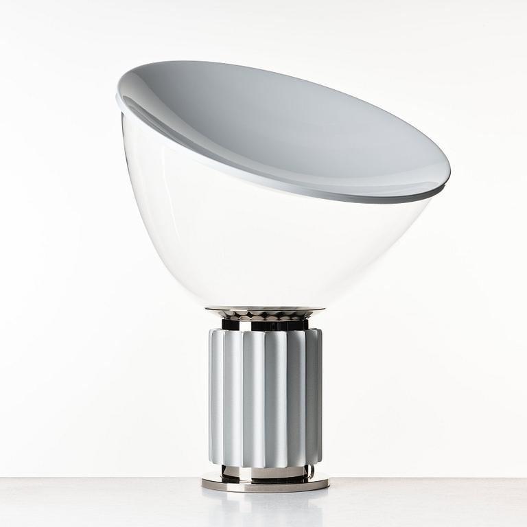 Achille Castiglioni, & Pier Giacomo Castiglioni, bordslampor 1 par, "Taccia", Flos, Italien efter 1962.